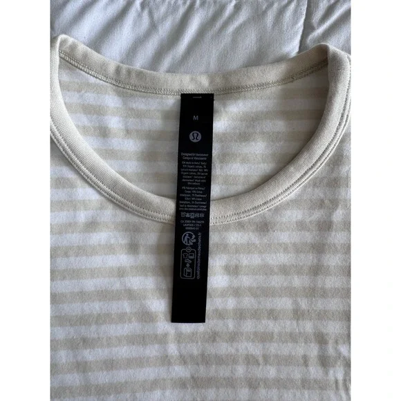 New Lululemon Organic Cotton Classic Fit T-Shirt Size Medium Beige & White - Picture 5 of 7